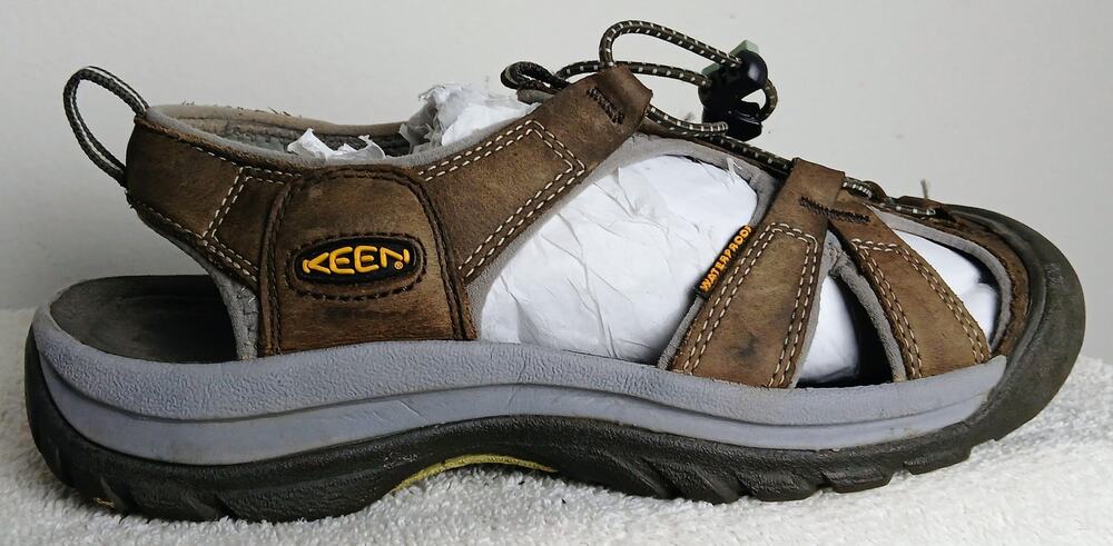 KEEN Venice Womens Waterproof Leather Sandals Hiking Water Shoes Brown Sz 9.5